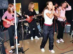 Mara-ka und Band